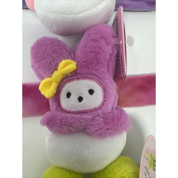 Peeps X Hello Kitty & Friends Wrist Huggers Easter Plush Slap Bracelet Set 4 NWT - Picture 3 of 10